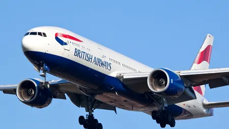 Incident neobișnuit: de ce a fost lovit un avion British Airways înainte de aterizare
