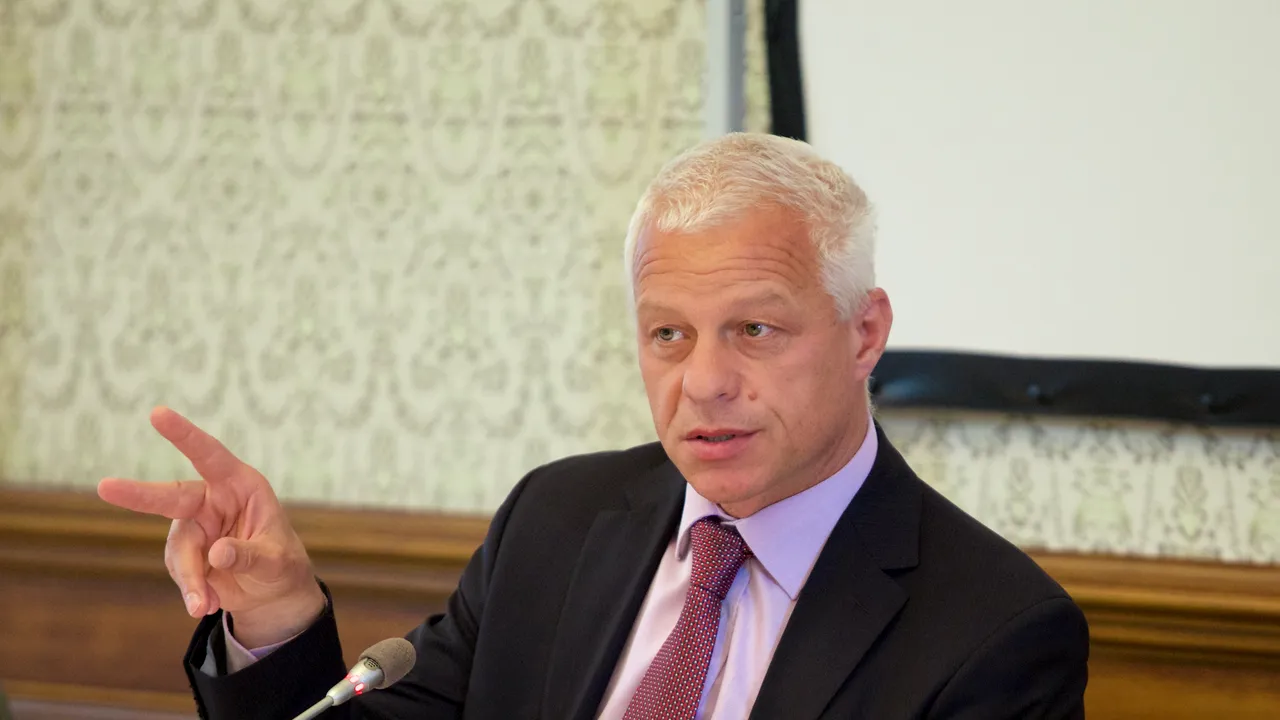 Ludovic Orban, reactie la criticile directorului OECD Drago Kos: Credeți că România mai are vreo șansă să fie primită în OECD după decizia CCR? 