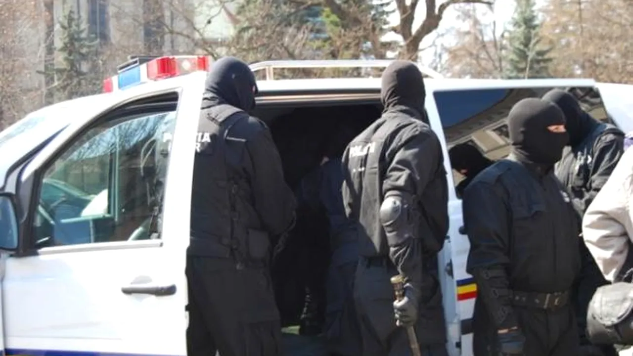 Șeful Biroului Rutier Piatra Neamț și alți 6 polițiști, reținuți