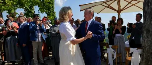 DANS RUSESC. Karin Kneissl, fosta șefă a diplomației austriece, care a dansat cu Putin la propria nuntă, lucrează acum la RT: „Apreciez interesul pentru analiza mea” VIDEO