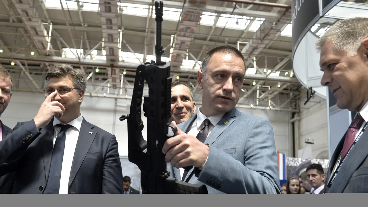 Gogomanul de la Apărare a crezut că poate juca bâza cu Putin