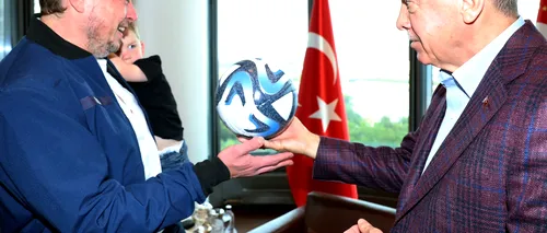 VIDEO | Elon Musk a mers cu băiețelul său la întâlnirea cu președintele Turciei.  Erdoğan îl curtează pe Musk să investească în Turcia