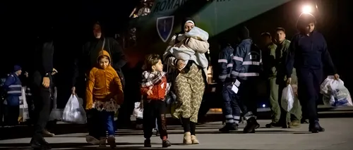 GALERIE FOTO: Alți 41 de cetăţeni români şi membri de familie evacuaţi din Gaza au ajuns în România / Primul avion trimis după ei s-a defectat