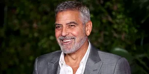 George Clooney va regiza un remake în limba engleză a serialului de spionaj francez de succes „The Bureau”