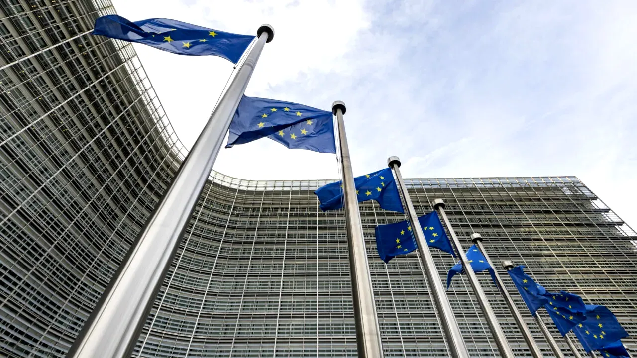 România și alte state europene sunt somate de UE pentru că nu au transpus directivele în legislația națională. Ce sancțiuni riscă Bucureștiul