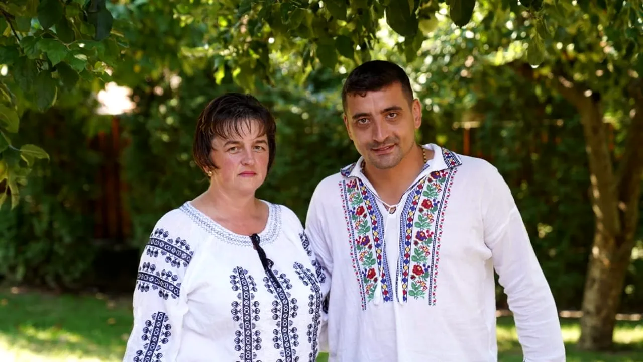 Fostă candidată AUR la Senat și consilieră a unui primar din Alba, acuzată că a furat din banii de pensii și alocații când era poștăriță. Femeia a fost reținută