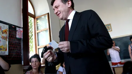 REFERENDUM 2012. Crin Antonescu: Așteptăm rezultatele oficiale și vom respecta decizia CCR. Marele mesaj al poporului român este că nu mai are ce să învețe în materie de alegeri democratice