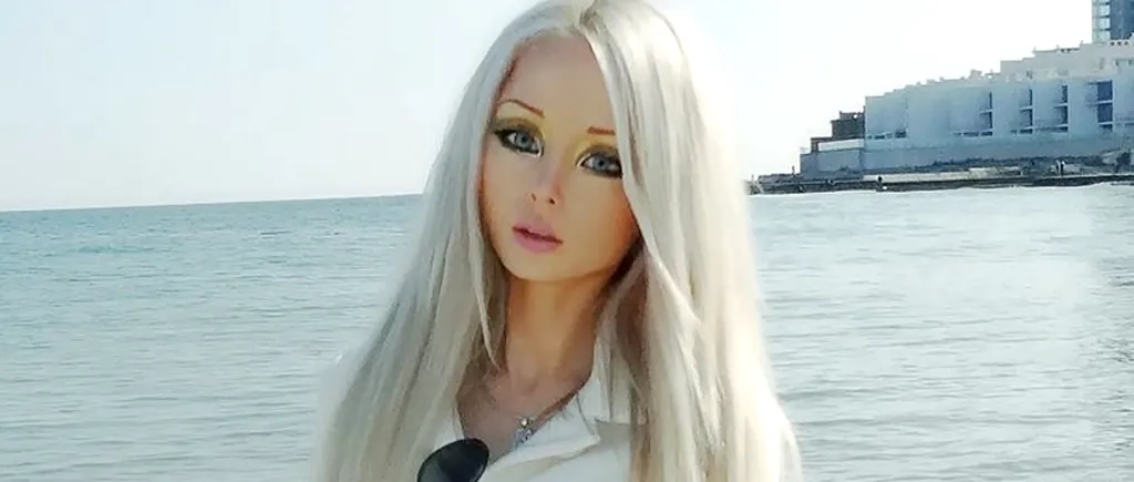 Femeia Barbie, așa cum nu ai mai văzut-o. Ce fotografie a postat pe Facebook