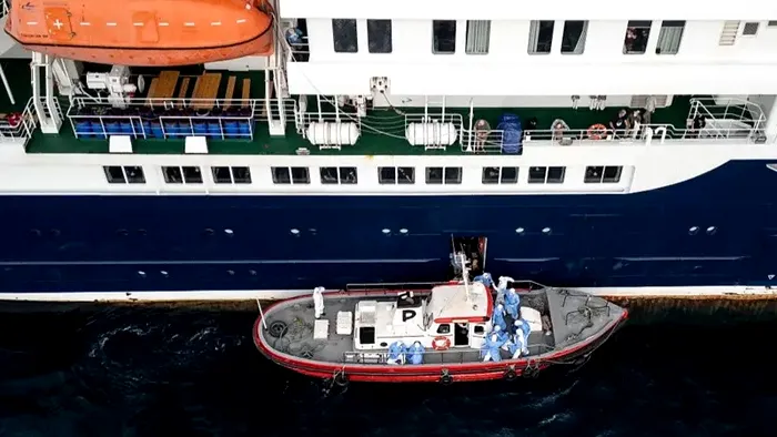 Trei persoane suspecte de hantavirus, evacuate de pe nava MV Hondius