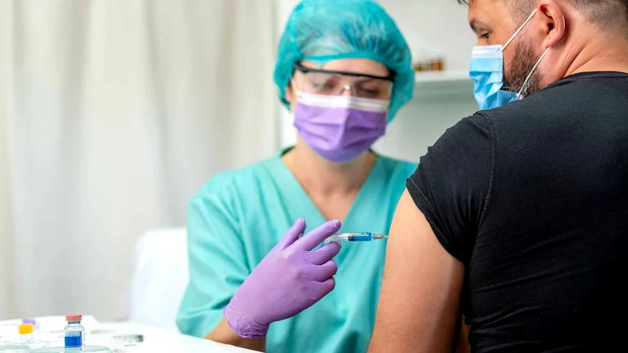 O treime dintre americani spun că nu ar primi un vaccin COVID-19, chiar dacă ar fi gratuit/ Dr. Anthony Fauci: ”Șansele că un vaccin să fie eficient în proporție de 98% nu sunt mari”