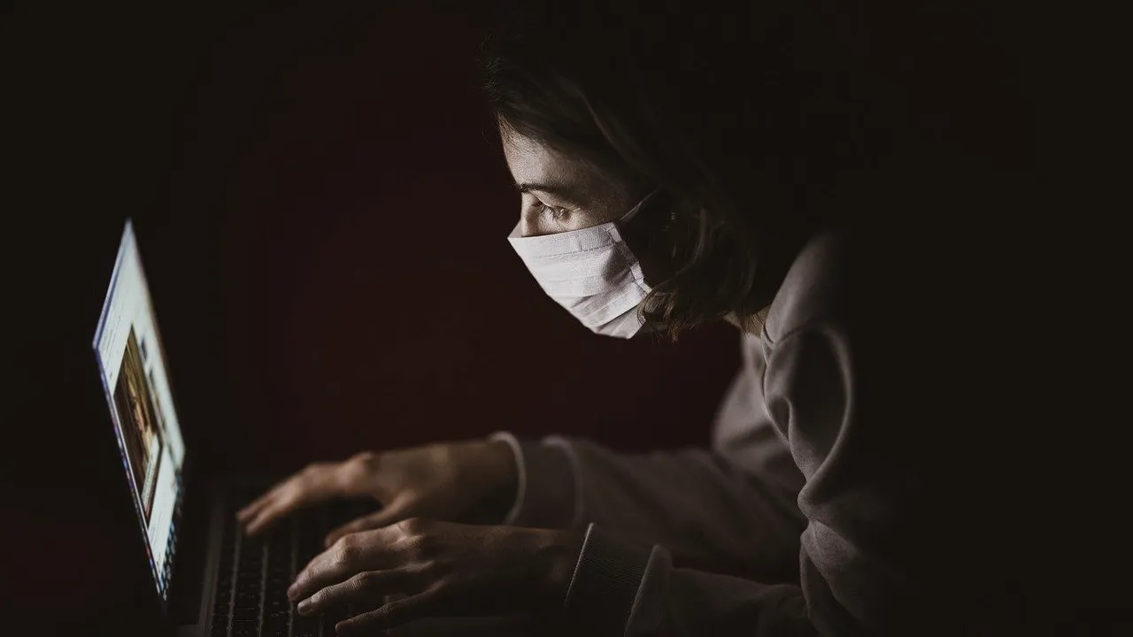 Vaccinurile anti-COVID-19. Care sunt posibilele efecte secundare, în funcție de vârstă, sex și doză