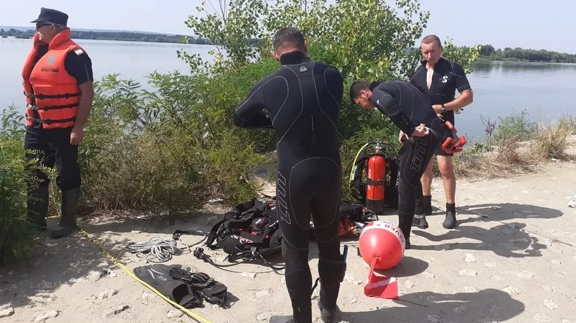 O barcă în care s-a aflau 9 oameni s-a răsturnat în Dunăre. Un tânăr de 21 de ani este dat dispărut
