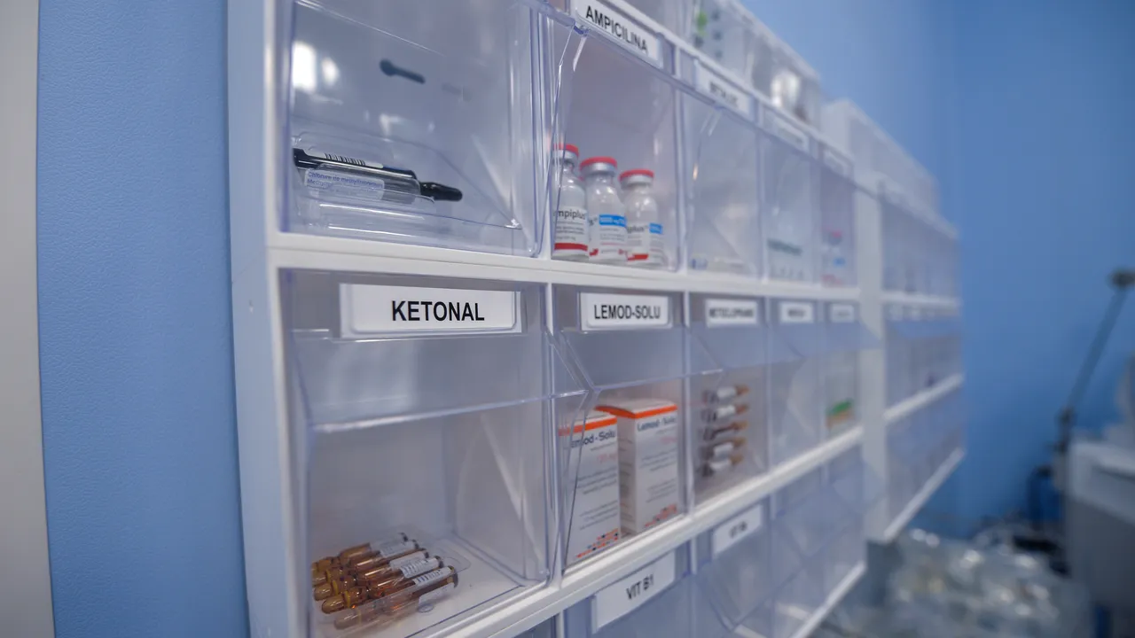 Doi șefi din Ministerului Sănătății acuzați de conflict de interese. Relația pe care o au cu companiile farmaceutice