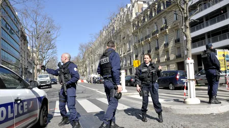 Opt noi colete suspecte destinate unor personalități europene, descoperite la poșta din Atena. Coletul ajuns la FMI, în Paris, a explodat