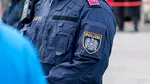 Polițiști falși au luat mii de euro de la un bărbat austriac de 87 de ani sub pretextul că îl apără de „infractori români”