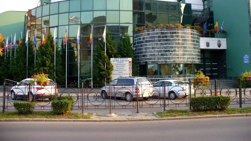 Posibil focar de Covid-19 la Primăria Alba Iulia, după ce o angajată a fost confirmată pozitiv. Aproape 250 de colegi ai femeii au fost testați
