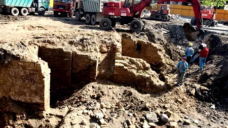 Ce au descoperit arheologii în curtea unei mănăstiri dintr-un cartier din Craiova