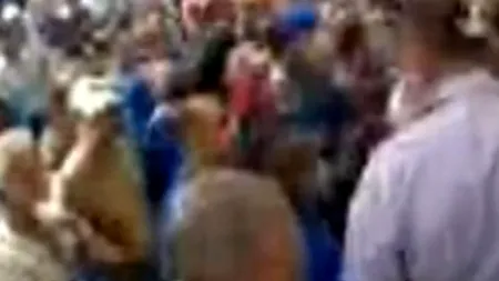 NOI PROTESTE la combinatul OLTCHIM Râmnicu Vâlcea. Ministrul Liviu Pop, primit cu huiduieli și ALERGAT de protestatari