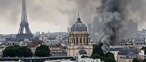Incendiu devastator în apropierea catedralei Notre-Dame – Paris. Două corpuri de clădiri prăbușite. Deflagrația s-a produs la Academia Americană