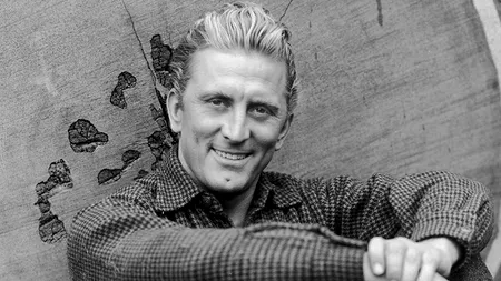 Cum arată Kirk Douglas la 100 de ani