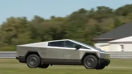 MOTIVUL pentru care aproape toate modelele de camionete Tesla Cybertruck din SUA sunt rechemate în service