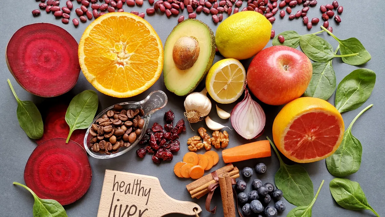 Cum să îți menții ficatul sănătos. Alimentele care pot fi introduse în meniul săptămânal, potrivit dr. nutriționist Mihaela Bilic