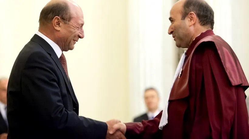 Curtea Constituțională admite sesizarea lui Traian Băsescu privind legea imobilelor preluate abuziv de stat