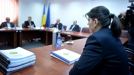 În beznă de Valentine's Day, cu Jean-Claude, Tudorel și Codruța. Globaliști din toate țările, uniți-vă!