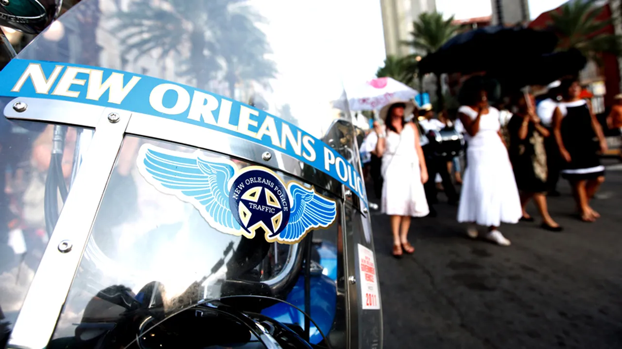 Schimb de focuri soldat cu 19 răniți în timpul unei defilări, în SUA.  