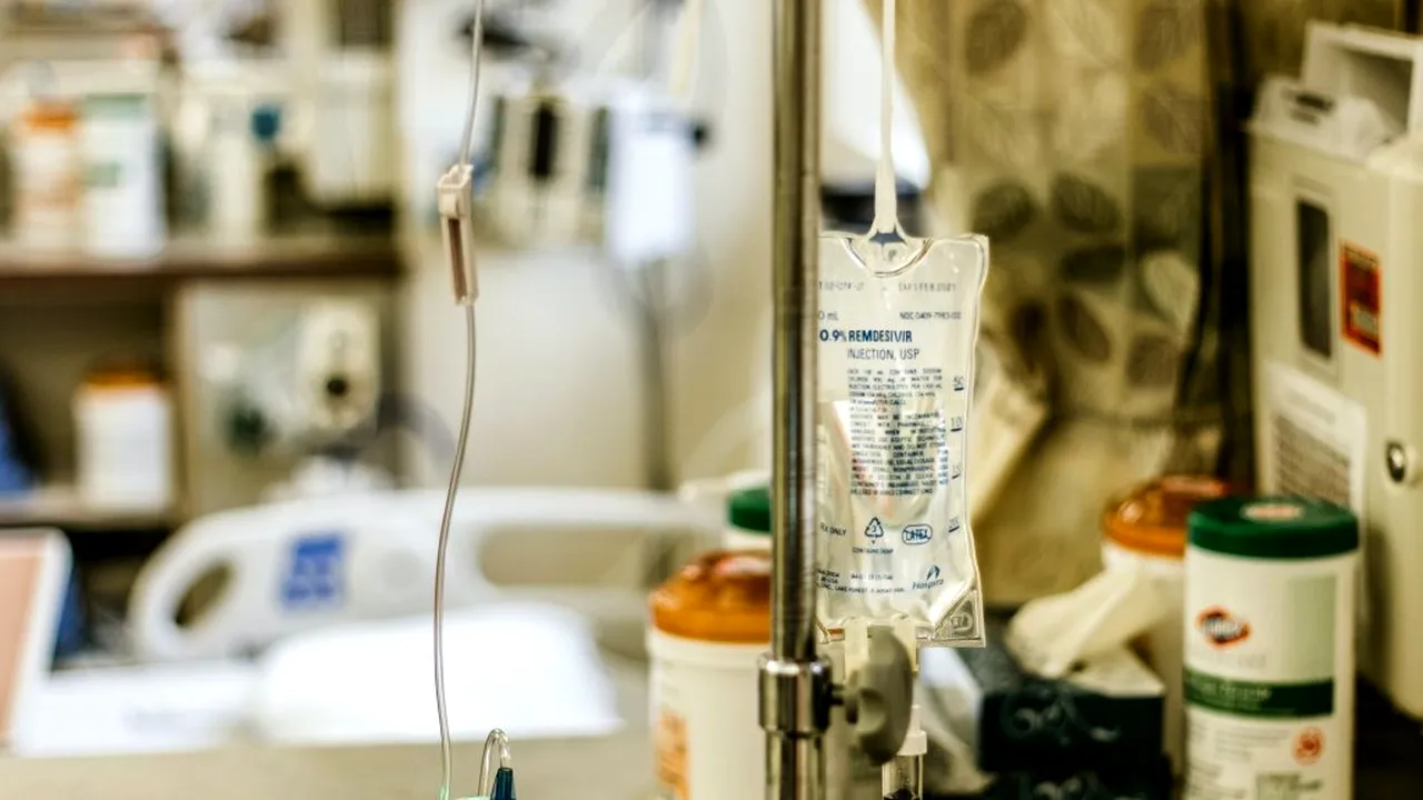 TRATAMENTUL CU REMDESIVIR poate scădea riscul de deces la bolnavii cu coronavirus. Medicamentul a fost utilizat împotriva EBOLA