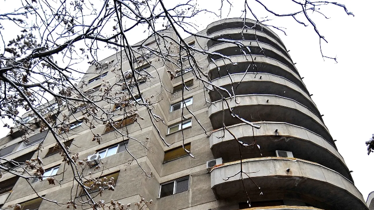 O elevă s-a aruncat de la etaj, supărată că obținuse locul șapte la olimpiada de astronomie