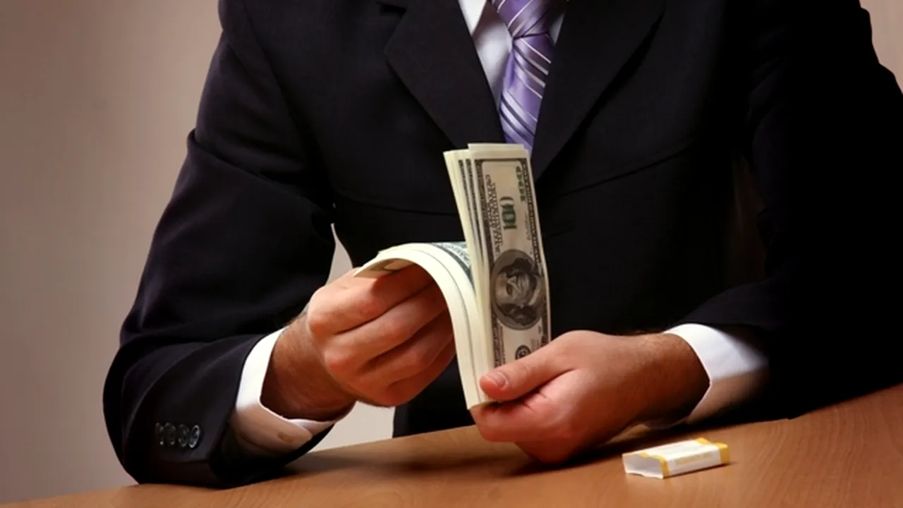 Salariul mediu net a scăzut cu 8,8% în ianuarie