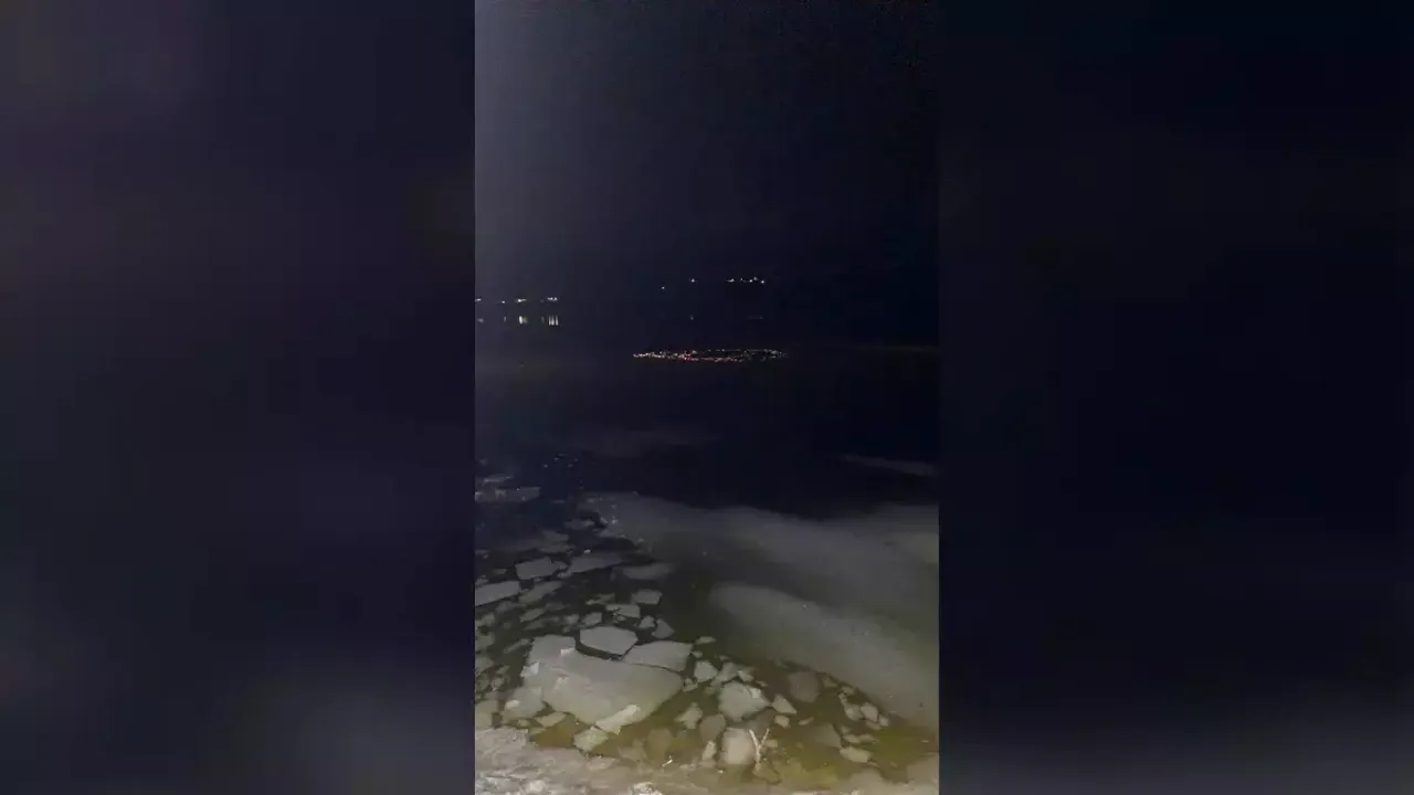 Doi copii din Vaslui, un băiat de 12 ani și sora sa, de 14 ani, au murit înecați în acumularea Tăcuta după ce gheaţa pe care traversau s-a rupt