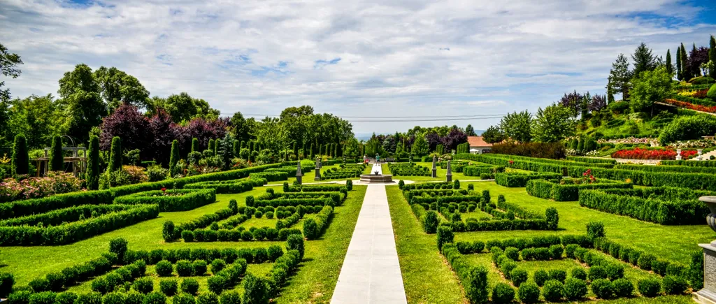 Noua atracție din grădinile aristocrate, unice în România, din județul Hunedoara. Au fost amenajate de un italian, pentru nepoții săi