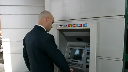 Două dintre cele mai importante bănci din România fuzionează