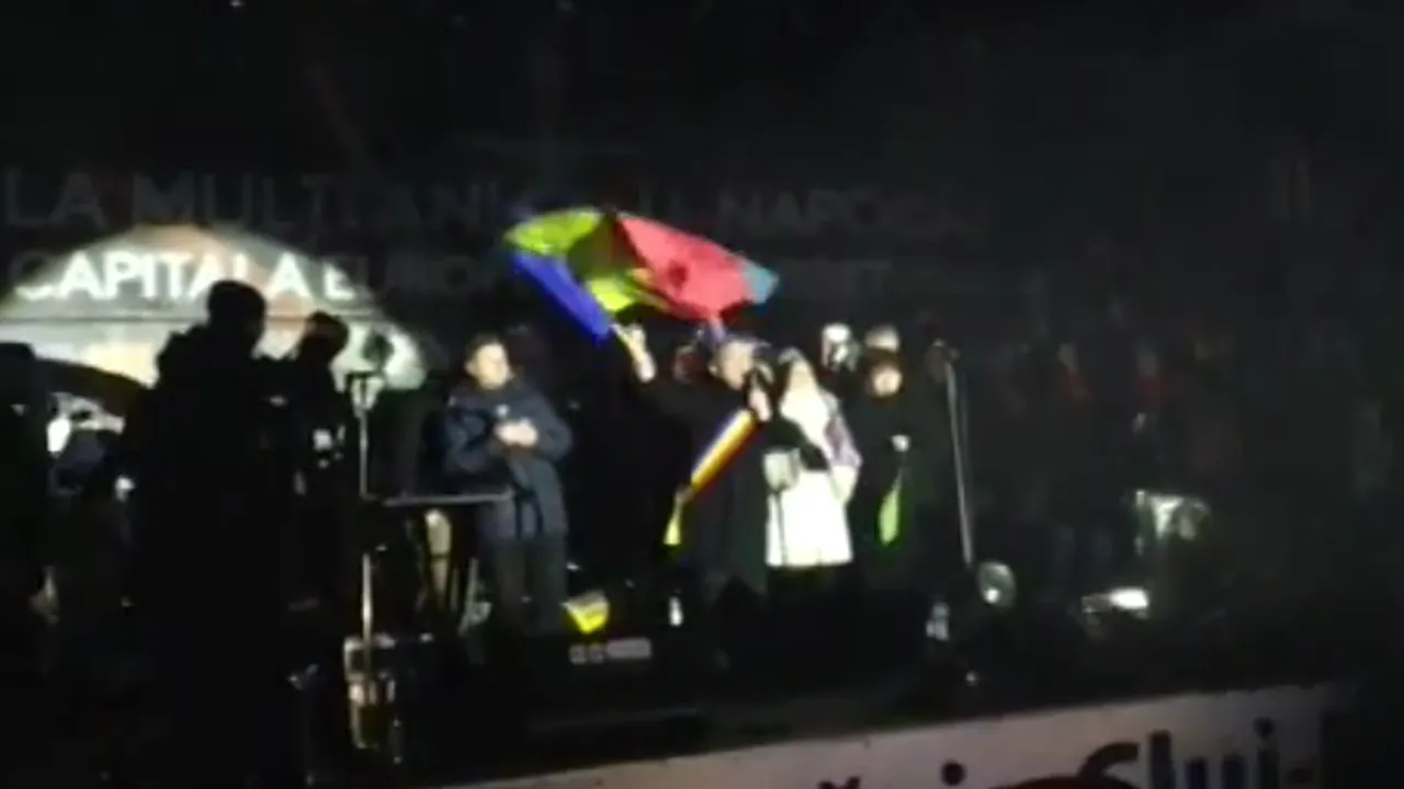 REVELION 2015 la Cluj: 10.000 de oameni au petrecut în Piața Unirii. Ce melodie le-a cântat primarul Emil Boc