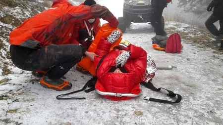 Avertismentul salvamontiştilor după ce o persoană care a schiat pe o pârtie închisă din Poiana Braşov s-a accidentat: „Stratul de zăpadă este insuficient pentru începerea în siguranță a sezonului”