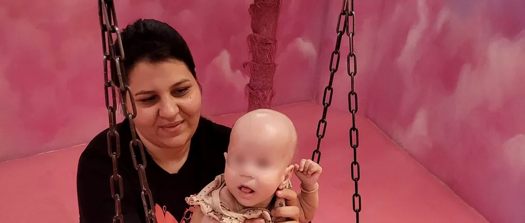 Drama singurei fetițe din România născută fără globi oculari. “Medicii pediatri din țară fug de noi”