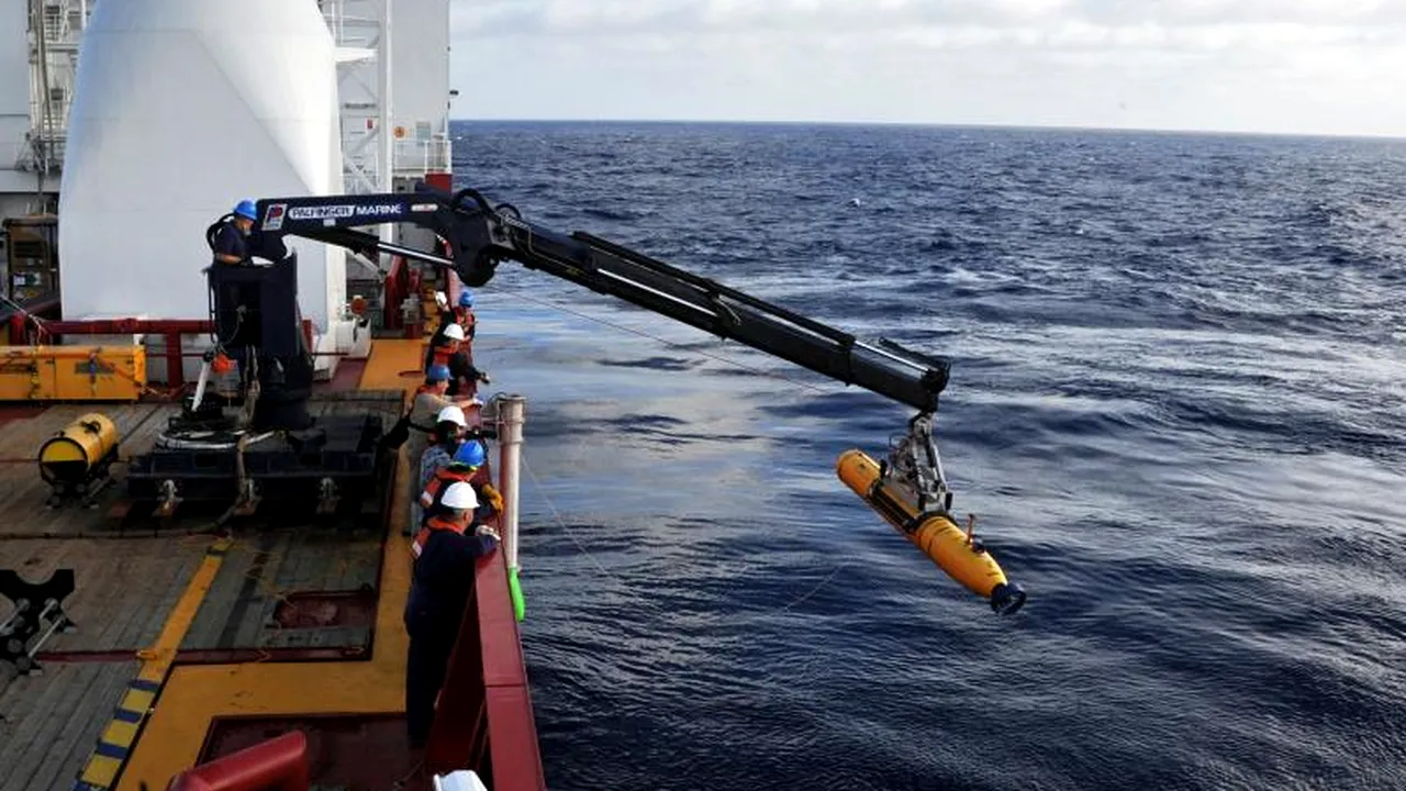 Prima misiune a robotului submarin pentru găsirea epavei avionului Boeing 777 a fost scurtată