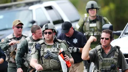 Autoritățile americane caută trei suspecți care au ucis un polițist în Illinois