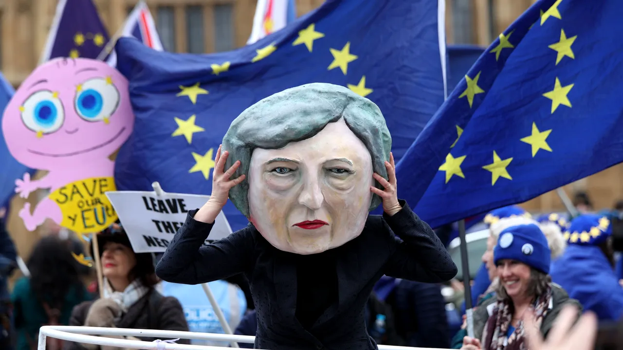 Moțiunea de neîncredere împotriva Theresei May A FOST RESPINSĂ. Președintele Klaus Iohannis asigură românii din Marea Britanie de garantarea drepturilor