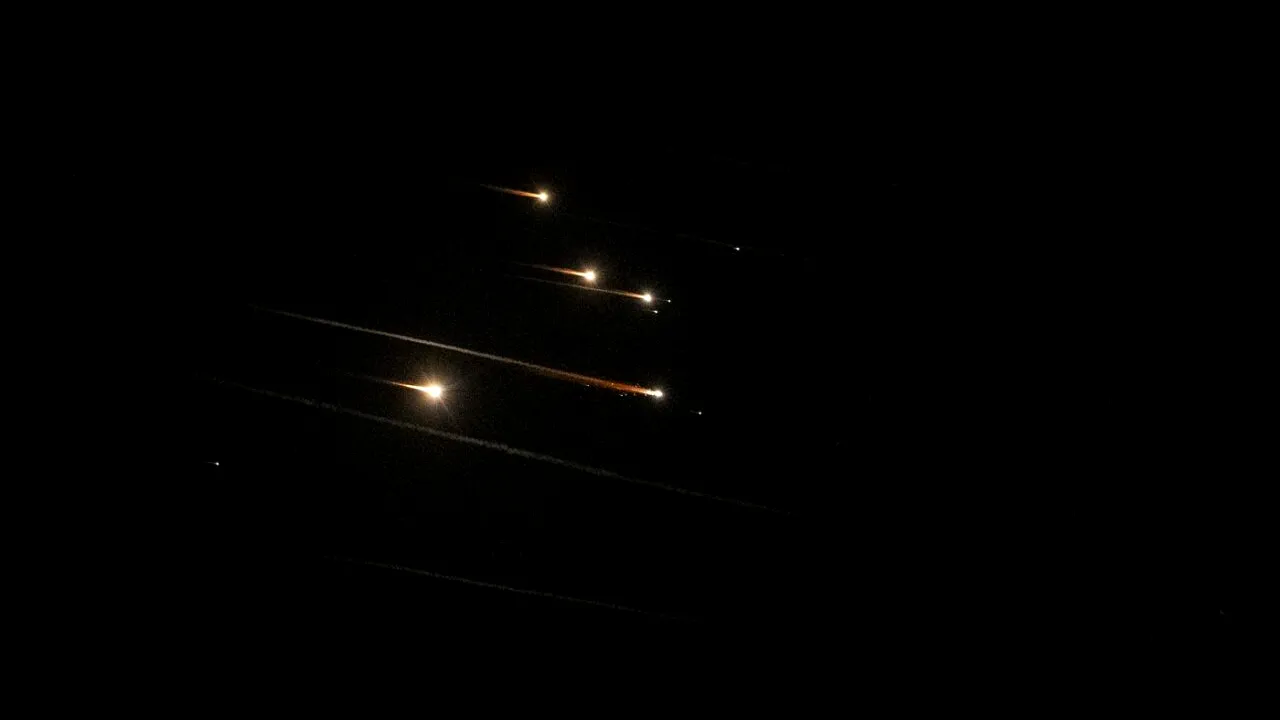 Franța anunță că trimite echipamente militare în Orientul Mijlociu și convoacă o ședință a Consiliului de Securitate al ONU