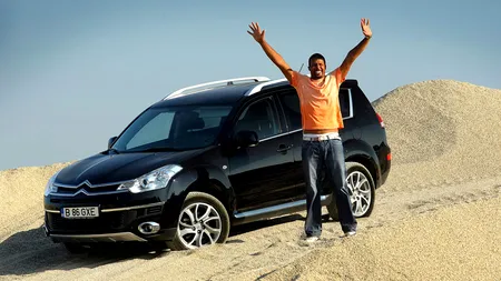 Cabral își începe cariera de DJ la radio