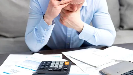 Românii plătesc și ce nu consumă. Factura pentru apă caldă și căldură acoperă și pierderile furnizorului