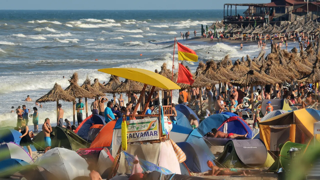Litoralul românesc: Mâncare expirată și mizerie în hoteluri, cluburi și terase din Neptun, Olimp și Mamaia