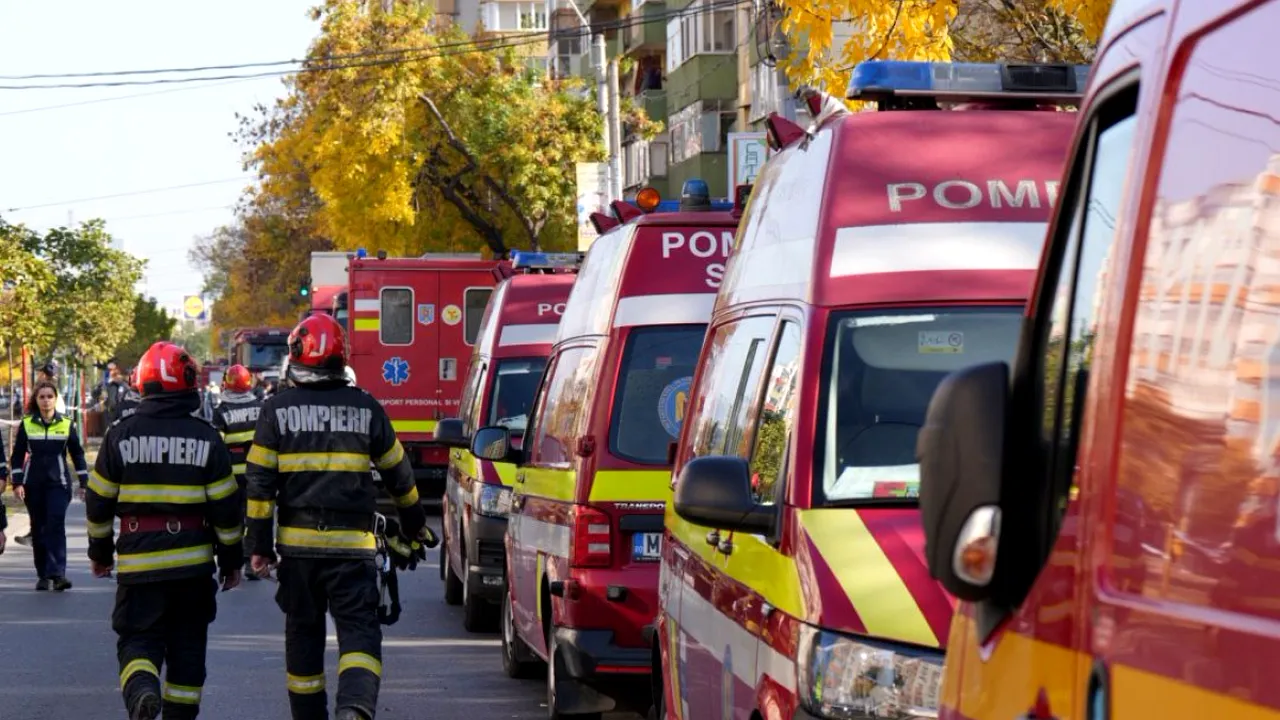 Evacuare de urgență în Zalău, după ce s-a semnalat un miros puternic de gaz într-un bloc cu 10 etaje. 27 de locatari, evacuați de urgență