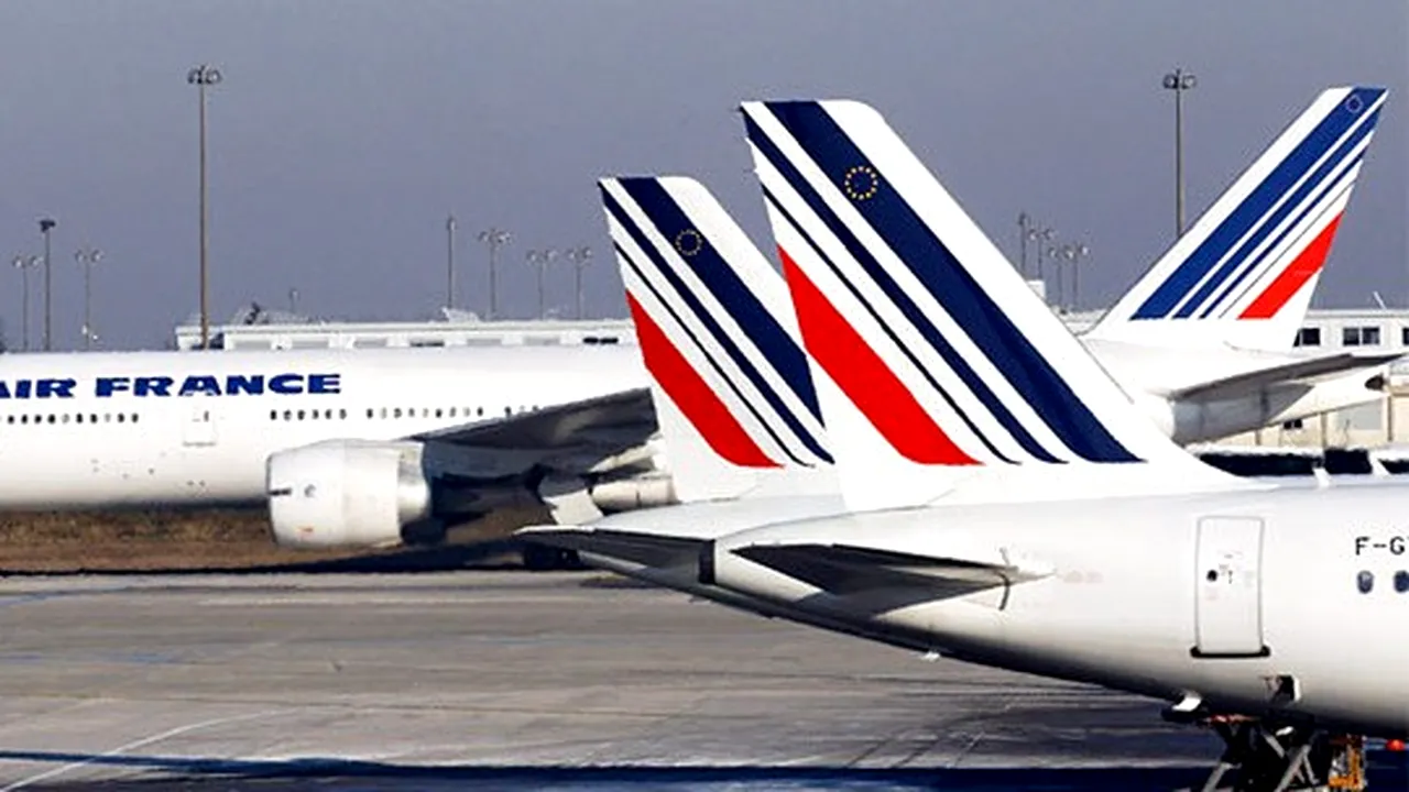 Două avioane s-au ciocnit pe aeroportul din Paris