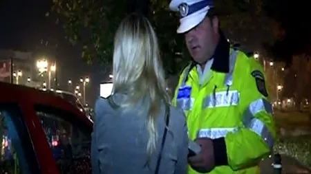 Inconștiență extremă. Femeie beată, fără permis și cu ITP expirat la mașină, prinsă în timp ce conducea cu un copil de 4 ani pe scaunul din dreapta