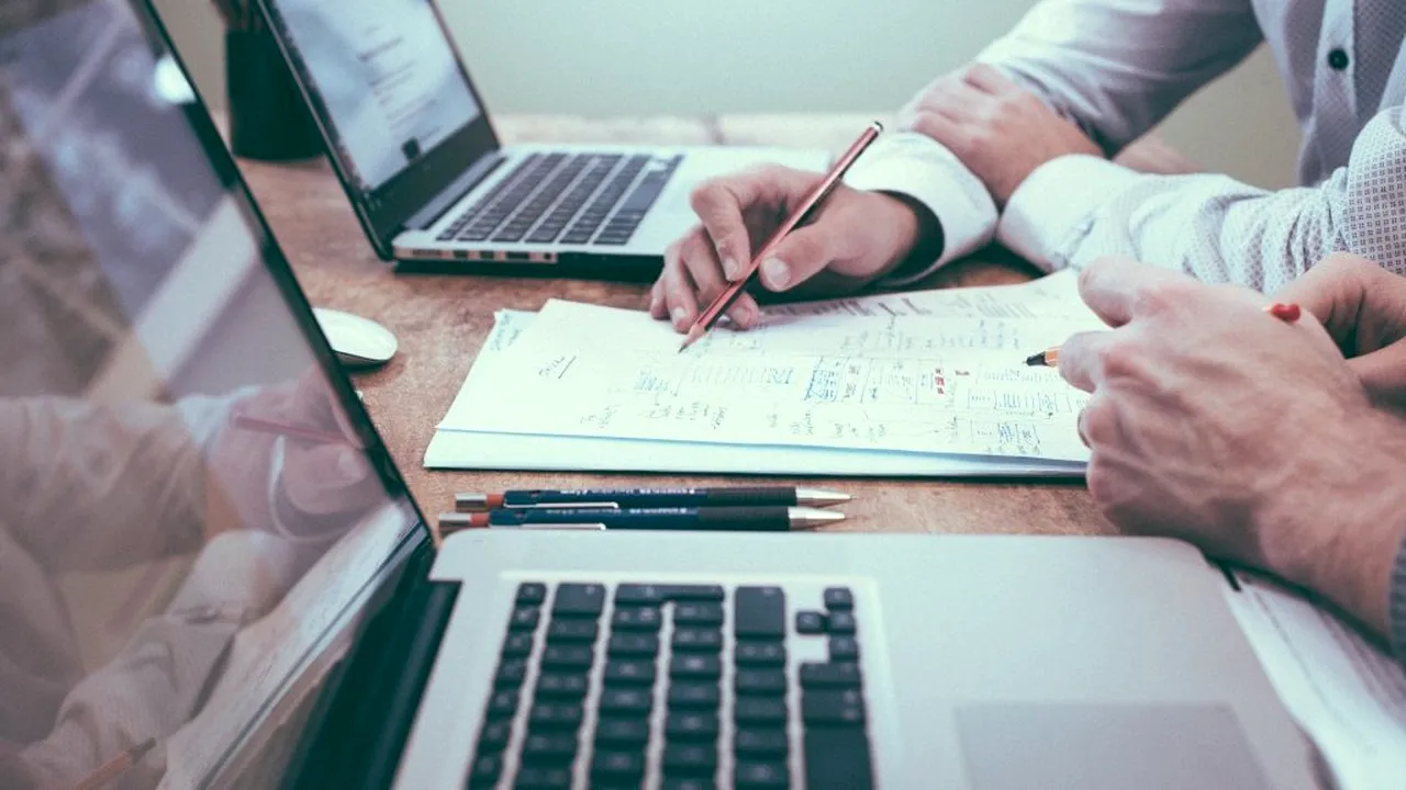 EFECTELE #COVID-19 | Antreprenorii nu văd cu ochi buni măsurile economice și sociale adoptate de Guvernul Orban