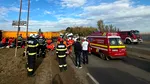 Grav accident în Buftea. Doi morți după ciocnirea dintre un microbuz și o basculantă. Salvatorii intervin chiar acum